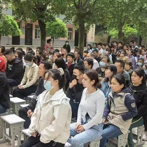 代张杨小学家长会