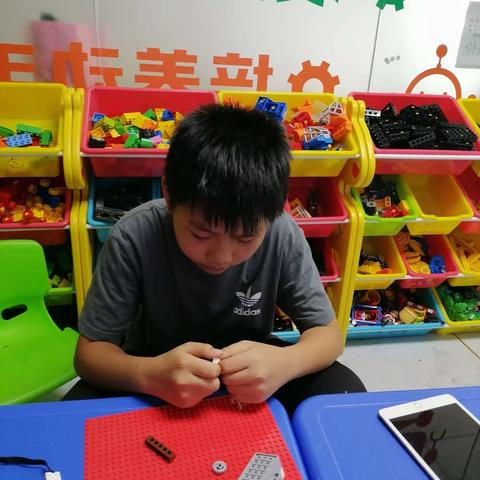 2022.6.4   wedo 《踢球机器人》欧家宏同学