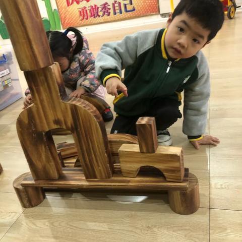 乐森幼儿园苗二班第九周快乐时光影集