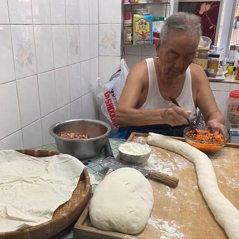 90后爸爸包包子，爸爸来珠海之前都要给小妹备足早餐🥣