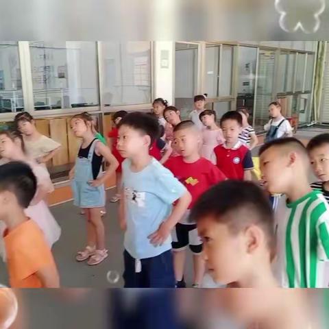 德化亿加育涵幼儿园大一班体智能 活动——《障碍运球🏀》