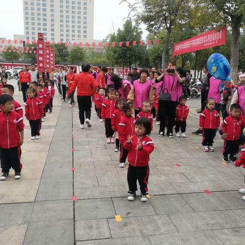 圆梦幼儿园“大手牵小手，快乐一起走”亲子活动精彩瞬间