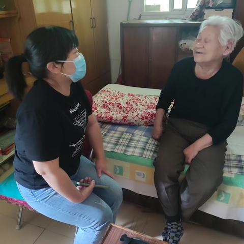 走访社区独居老人 温暖与平安送到心坎上