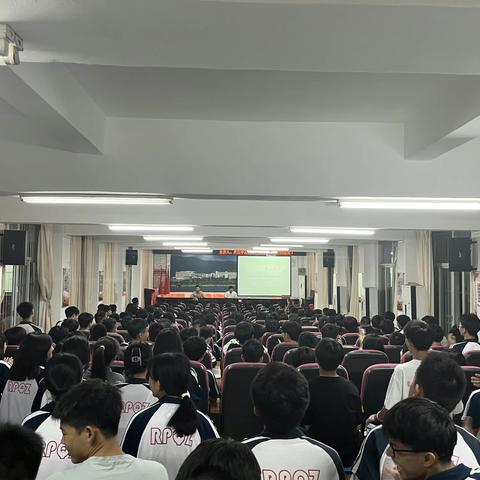 学习有法，学无定法，贵在得法 ——饶平侨中举办四选二学科学法指导系列讲座