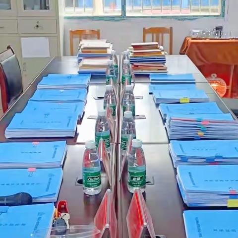 凝心聚力抓教学，严谨细实促成长———记向阳小学教学工作综合绩效考核