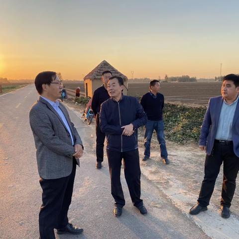 区农业局一行来我办调研指导土地深耕作业