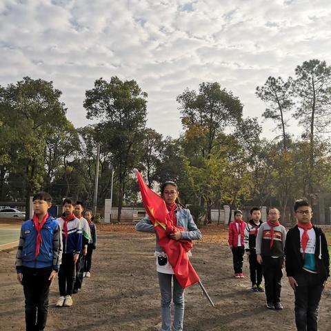 最闪亮的“三角”锦旗——记雁西小学第一次流动红旗评比活动