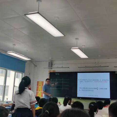 示范引领深耕课堂，精研细磨砥砺前行——洋浦第一小学数学组第6周教研活动纪实