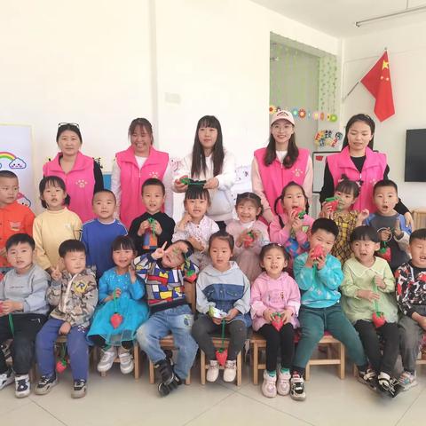 【石榴花开 共享课堂】音德尔镇“平安妈妈”走进幼儿园开展安全知识宣传活动
