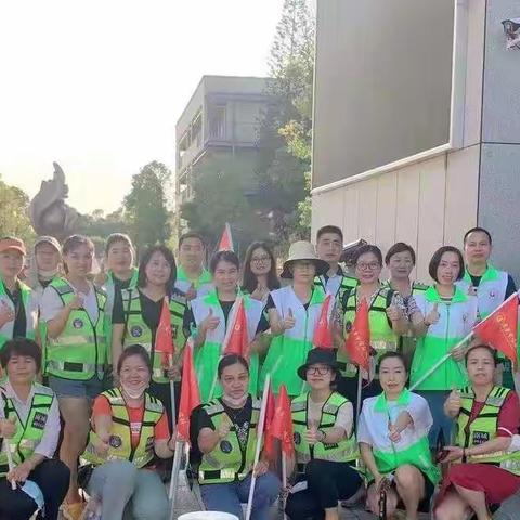 付出爱   传承爱——东莞中学南城学校23班第六次护岗纪实