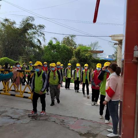 2022春永福县广西共青树桥希望小学疫情防控演练