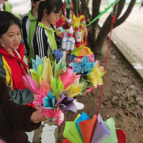 庆“三月三”传统手工剪纸，花灯活动