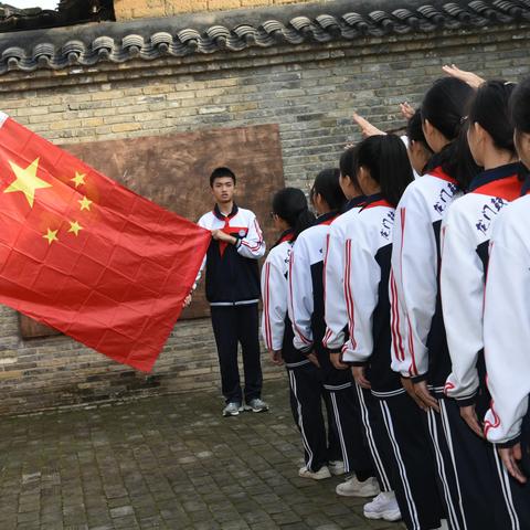 百年青春心向党   团结青年永奋进——扶绥县龙华中学“五四”学党史暨离队入团仪式活动