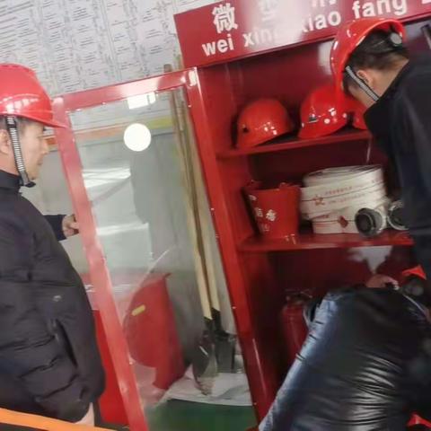 石槽村中心强化节前安全排查        消除安全隐患