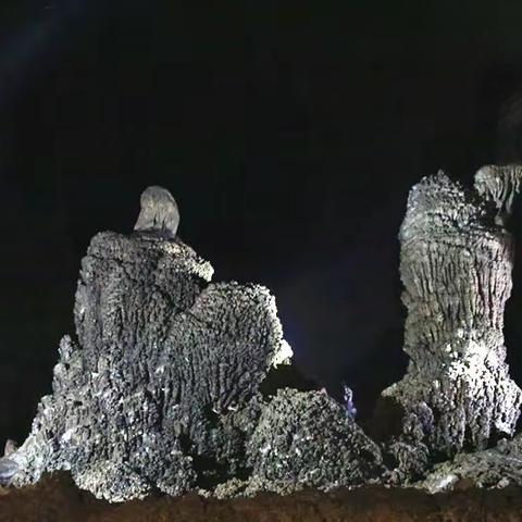 红岩溶洞惊现瞠目奇异绝世景观