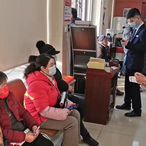 昌邑农商行石埠支行开展现金优质服务月活动