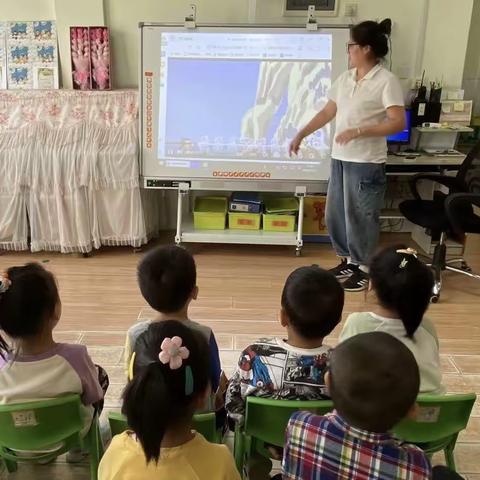 “九九重阳日，浓浓敬老情”中二班重阳节活动