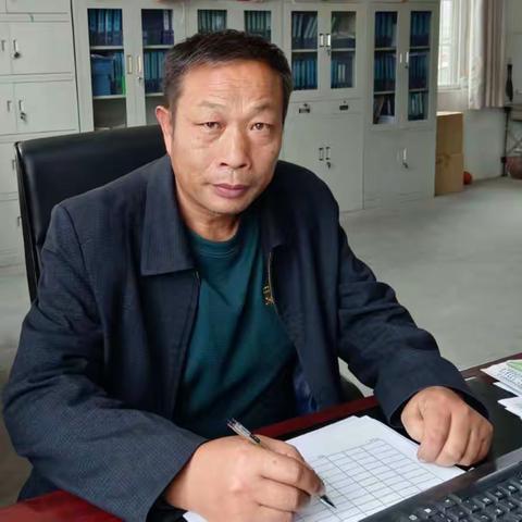 【王敬屯中学教师风采专题④】——不忘初心育桃李，三尺讲台写春秋