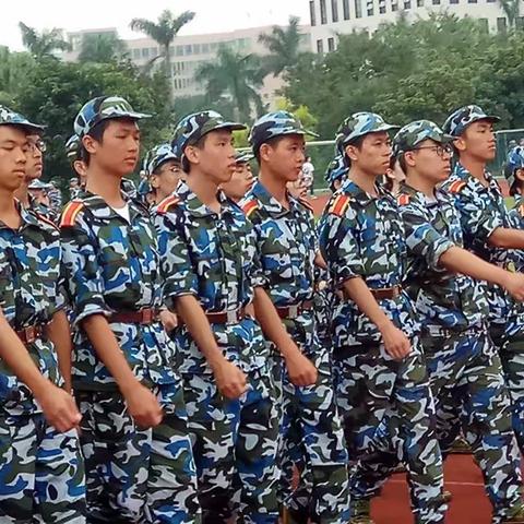 五邑大学军训总结大会暨阅兵汇演