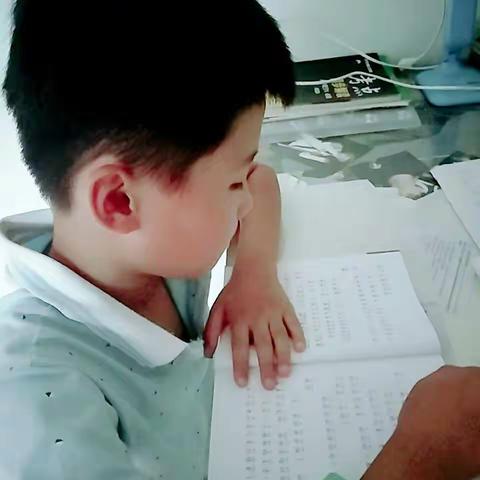 腹有诗书气自华 读书万卷始通神 九台区第二实验小学 二年二班 刘基烨