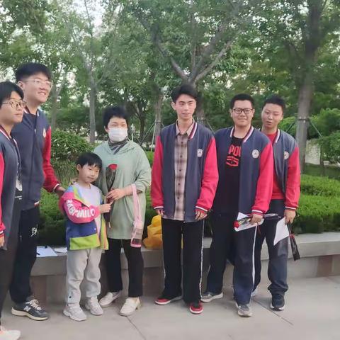 泰安一中青年路高二4班“青春奋进 情系母亲节”志愿活动