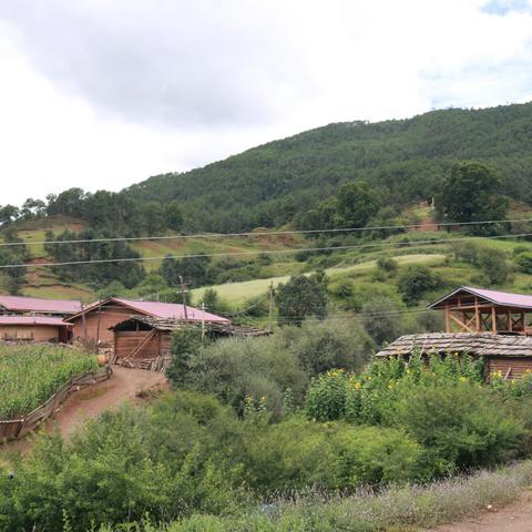 寻访大凉山木里县屋脚村