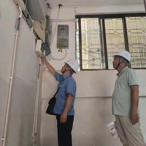 县资规局“五一”劳动节前开展消防安全检查工作