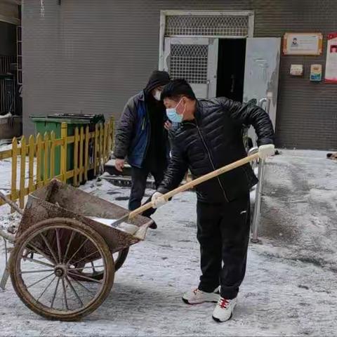 【武汉以我为荣】除冰融雪 保障居民