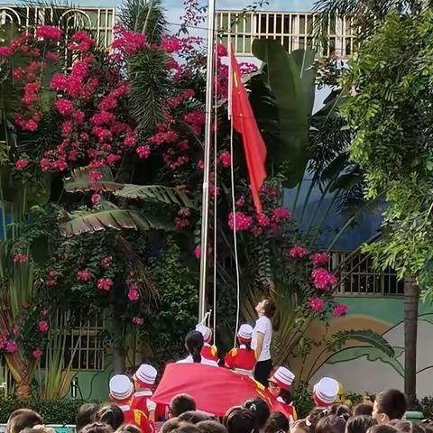 浓情五月，爱在半夏——新村镇中心幼儿园2022年春季中一班五月份活动总结