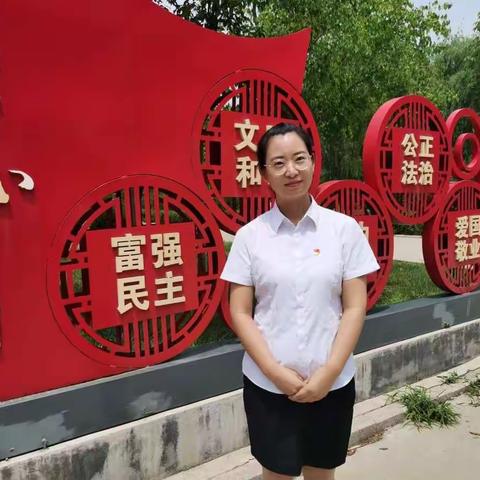 教书育人始于行，一枝一叶总关情——记临朐中学附属小学优秀教师妈妈杨敏