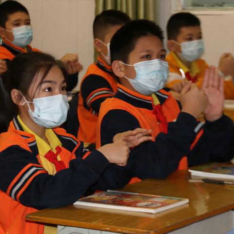 精细抓实疫情防控，积极实施开学复课，确保教学平稳有序