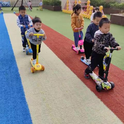 龙河苑幼儿园自主游戏活动——“骑”乐无穷