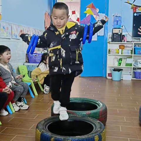 天骄幼儿园花花二班——田轩瑞学期末成长相册