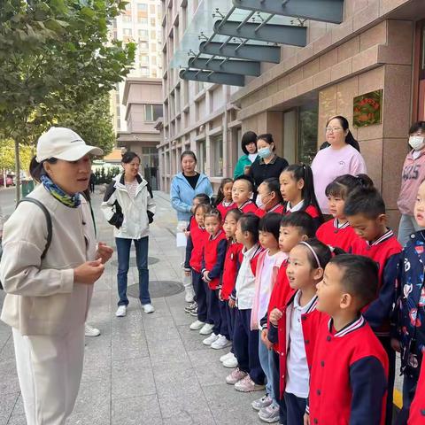 浓浓敬老情  温暖老人心——龙口市实验小学一年级二十班德育主题活动