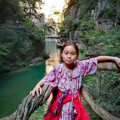 暑假生活是多彩的，就像雨后的彩虹有遮不住的光芒，每个人都有抒写的自由。（宁武实验小学六六班赵峪）