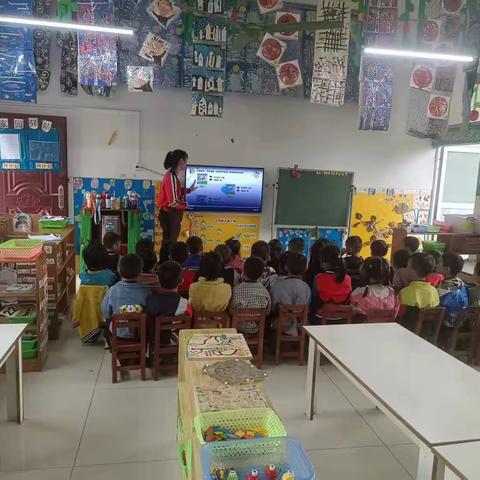 校椅镇东圩育苗幼儿园中班半个柠檬美术《飞舞的风筝》