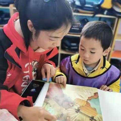 溢水镇华家湾村，东川村，何家湾村“童伴妈妈”联合溢水伊丫幼儿园开展“书香润童心，好书伴成长”主题活动。