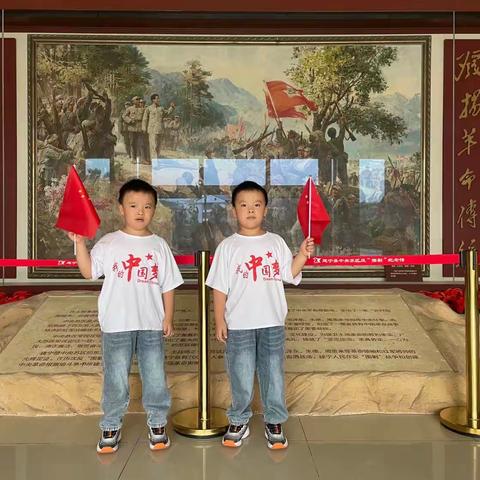 探寻红色足迹  厚植爱国情怀——建宁县第二实验小学一年（1）班开展“我和红色地标合影”活动