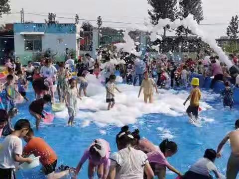 “清凉泼水节，快乐嗨起来”启航幼儿园清凉一夏主题活动