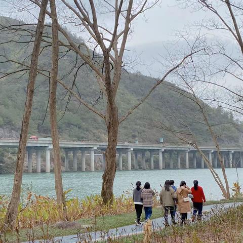 “与美丽为伴 携幸福同行”工行青田支行开展三八妇女节活动