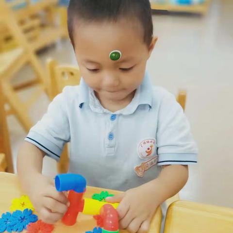 广坝幼儿园小一班:⑨月份照片视频分享