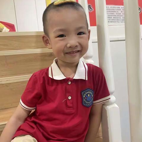 红黄蓝幼儿园小班黄浩焯成长季