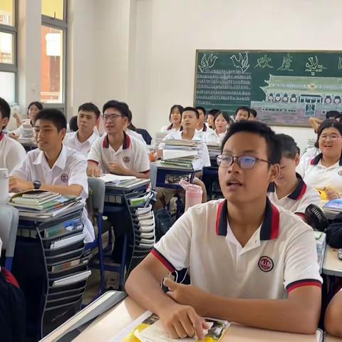 观侨2021届高一6班3班演唱英文歌曲Monsters