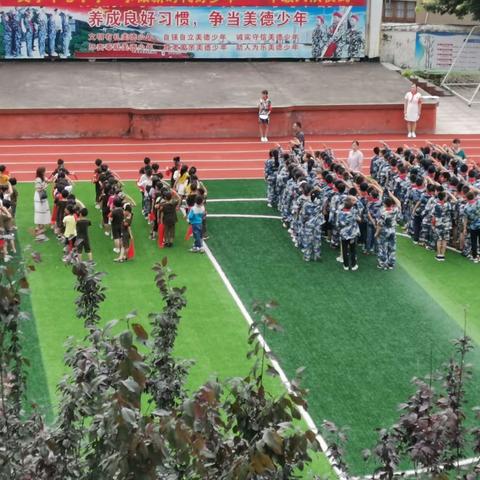 文亨中心小学“争做新时代好队员”一年级入队仪式