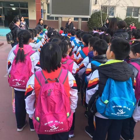 一年级（2）班社会大课堂活动——青少年阅读体验大世界