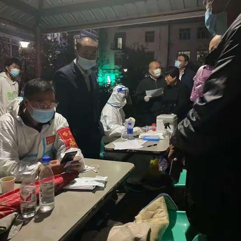 方正县金融志愿者勇敢逆行 助力全员核酸检测有序完成