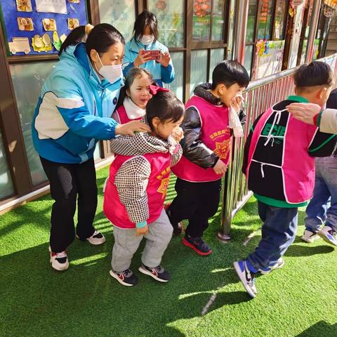 “防火防震 信阳市全市安全日”——全商教育幼儿园防火防震演练