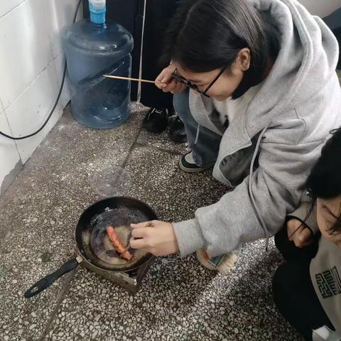 2102班爱心义卖（一）