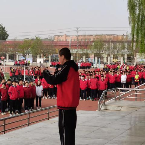 “培植民族团结基因，铸牢中华民族共同体意识”——土默特左旗第一中学主题升旗仪式