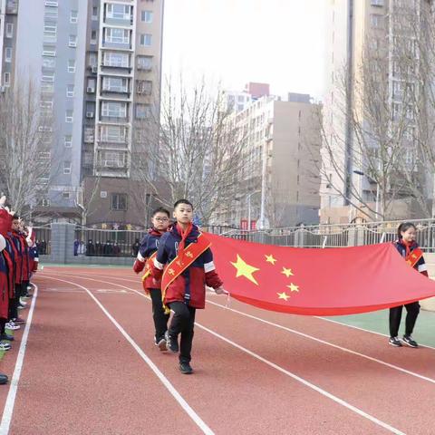 热血少年 致敬英烈——雷锋小学少先队组织开展清明祭英烈活动